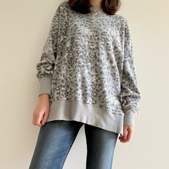 NWT AERIE OVERSIZED LEOPARD SWEATER - XS - Picture 4 of 15